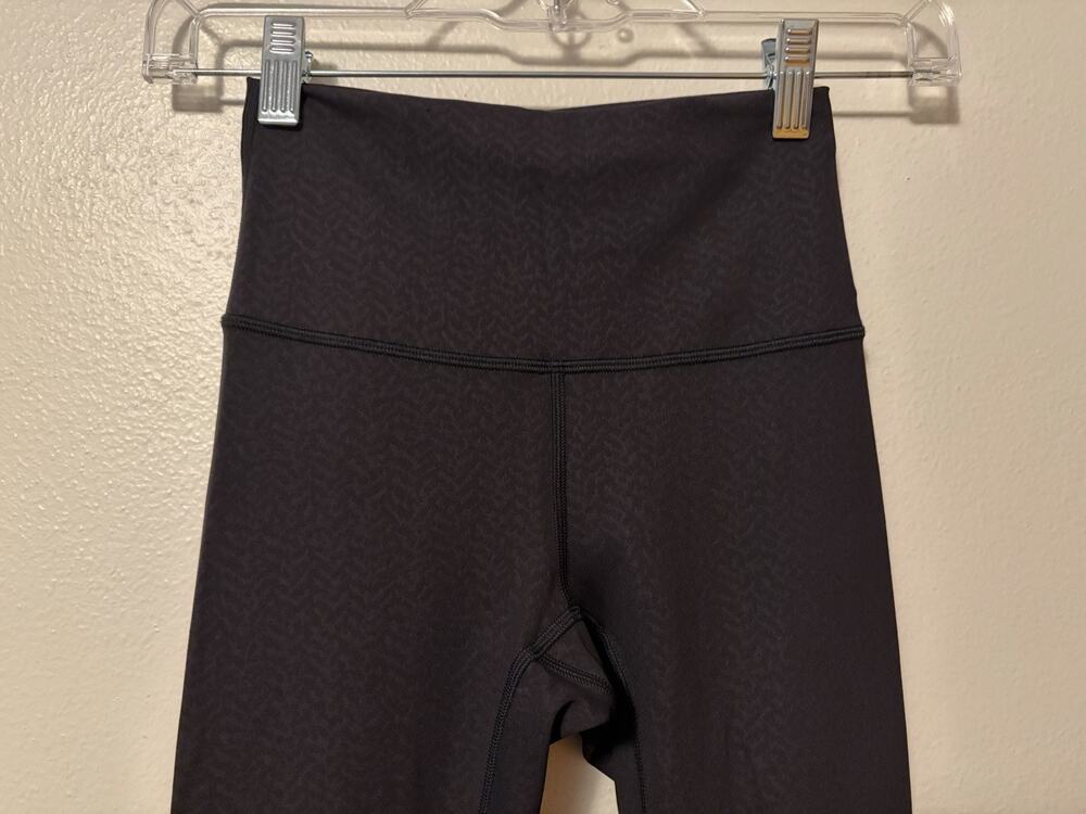 Lululemon Wunder Train High Rise Tight 25” Size 2 Distressed Twill Emboss Black